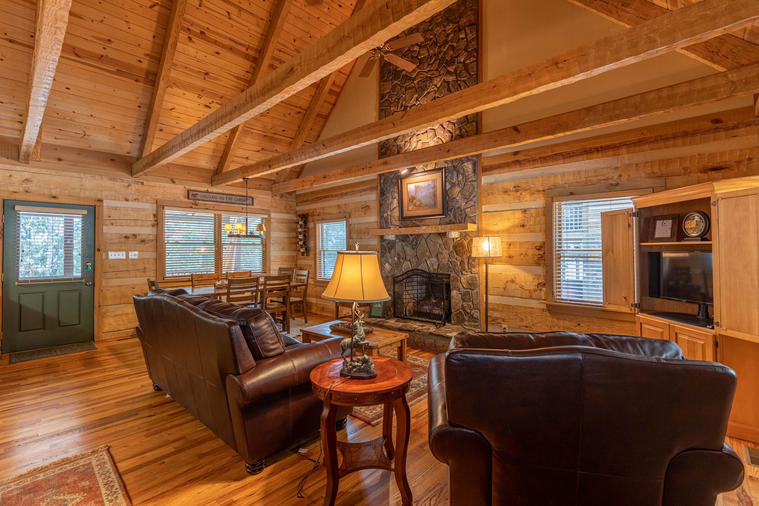 Hawksnest Cabin - Seven Devils home with hot tub, views, pet friendly