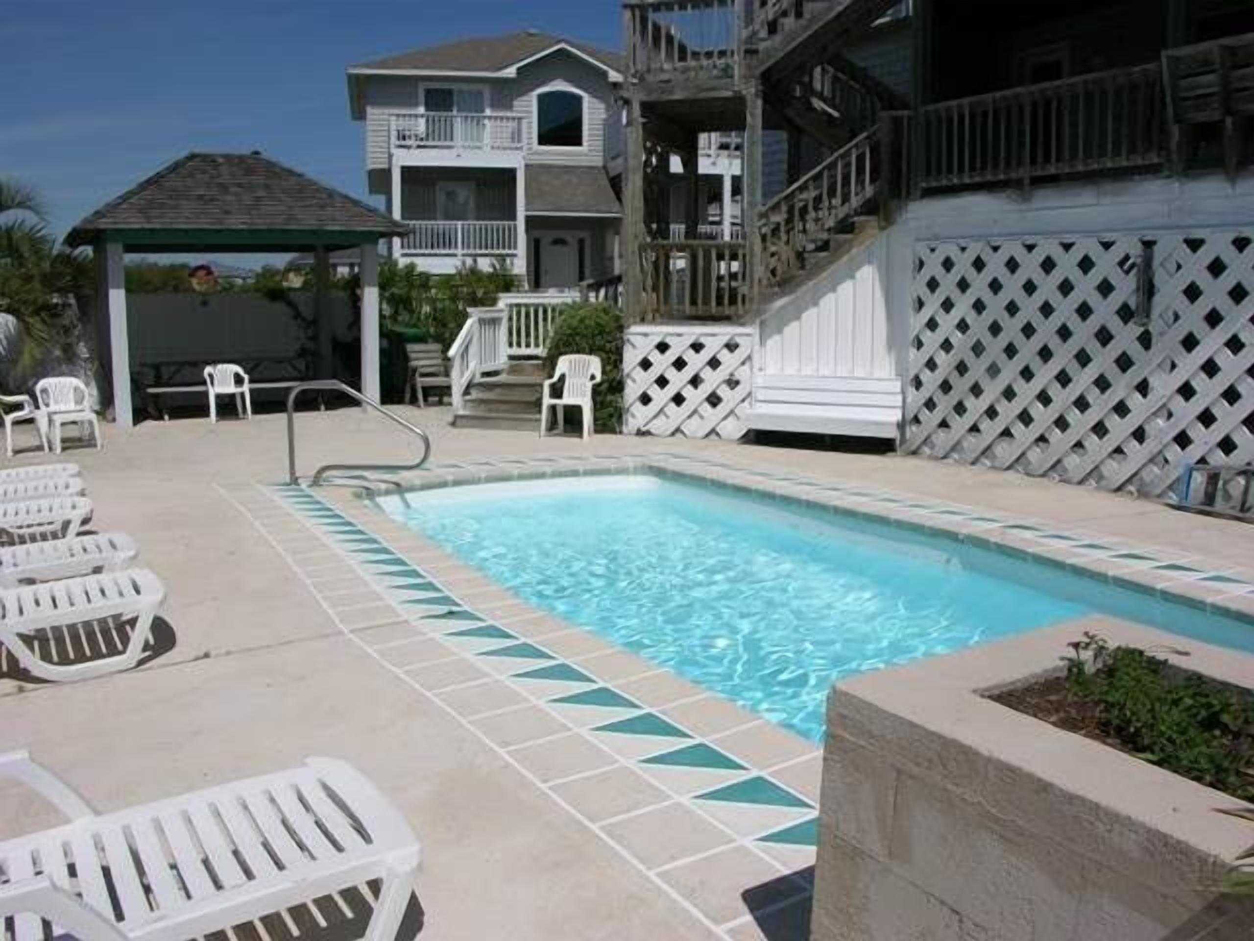 Oceanside Corolla w/Solar Heated Pool w/Waterfall.