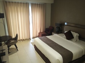 Standard Room | In-room safe, desk, laptop workspace, blackout curtains - The Palms by Eagles (Sekondi-Takoradi)