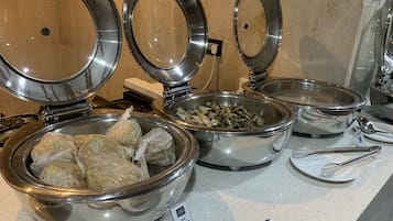 Free daily buffet breakfast