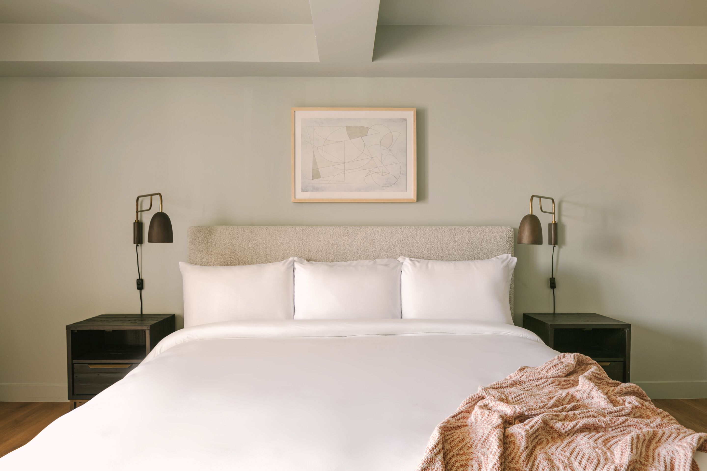 Sonder Solarena | King Room w/ Balcony