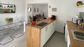Fridge, microwave, stovetop, dishwasher - Comfortable rustic house with wifi and terrace (Frigiliana)