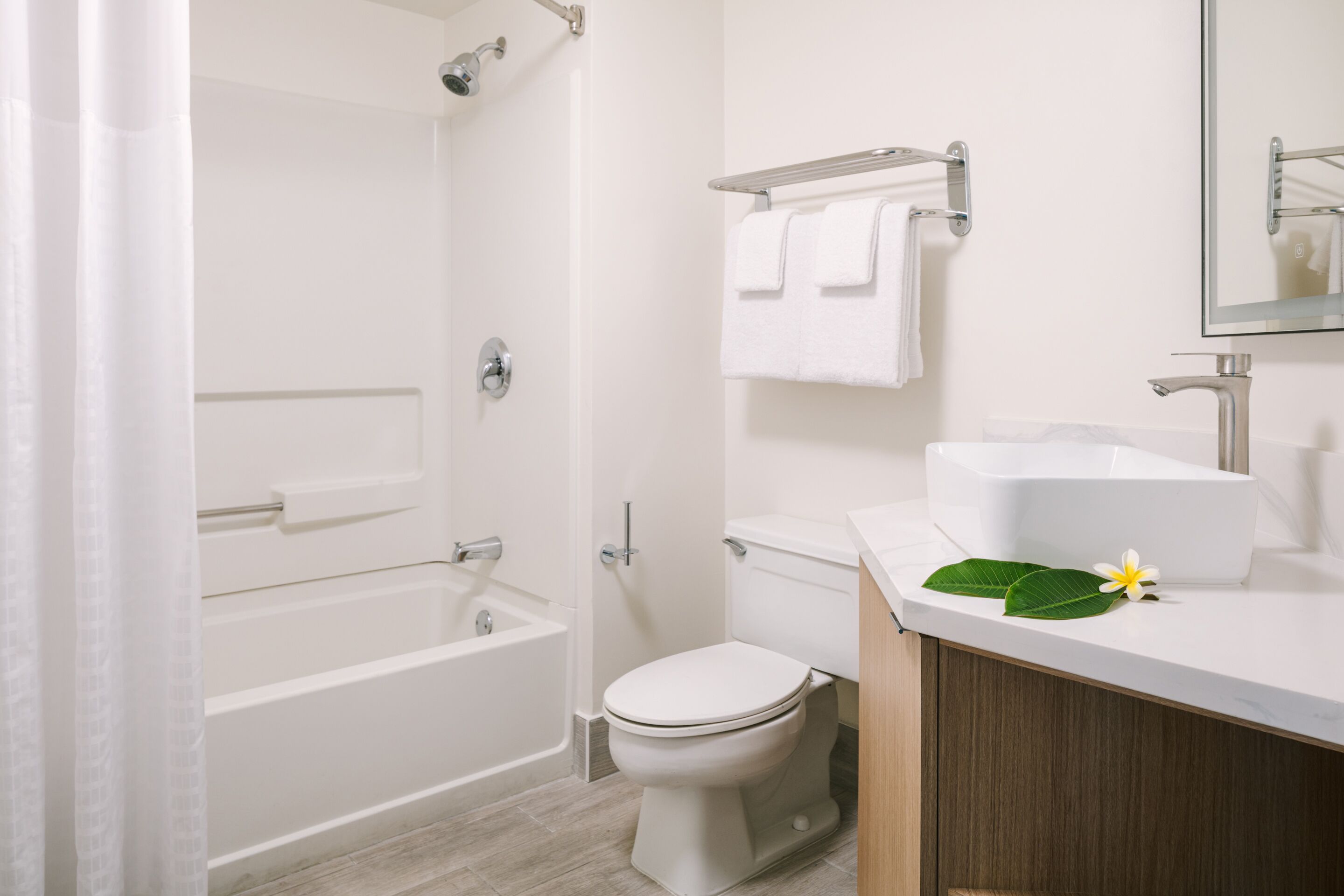 Sonder Solarena | Double Queen Room