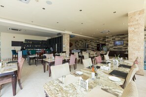 Restaurant - Lodge by Eagles (Sekondi-Takoradi)