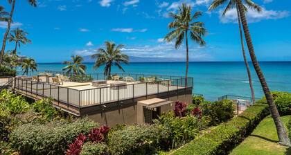 Spectacular Ocean Views! Remodeled Top Floor Condo at Hale Ono Loa #411
