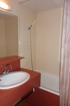 Bathtub