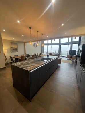 Cabin | Private kitchen | Fridge, microwave, oven, stovetop - Pendle View Sleeps 8 With Hot Tub (Preston)