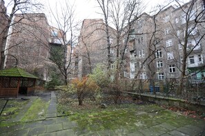 المنطقة المحيطة بالمنشأة