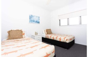 4 Schlafzimmer, Schreibtisch, Bügeleisen/Bügelbrett, kostenloses WLAN