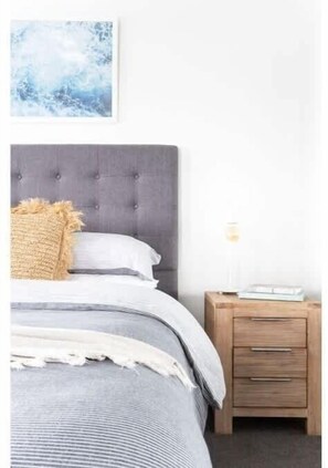 4 bedrooms, desk, iron/ironing board, free WiFi