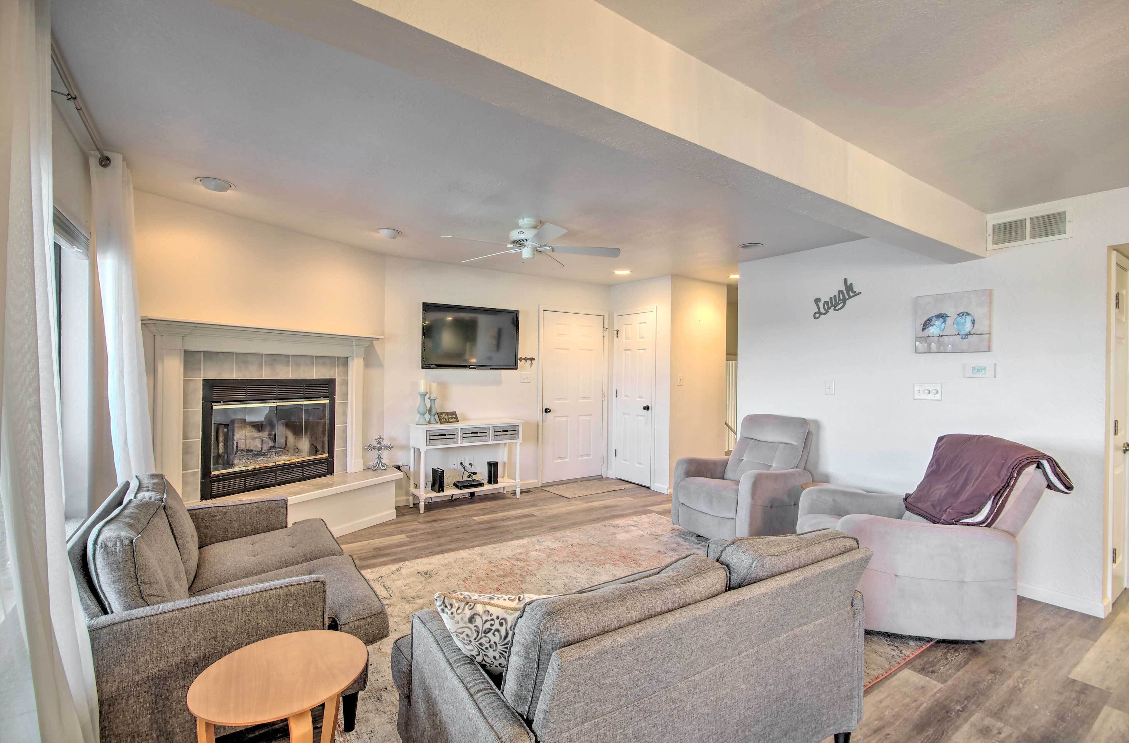 Lovely Lake Ozark Condo w/ Boat Slip & Lift!