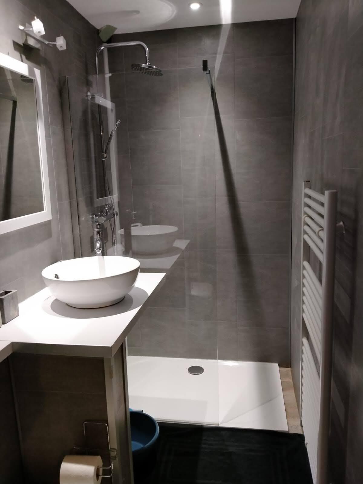 Douche, papier toilette