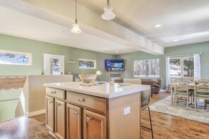 Interior - 4bdhot Tubping Pong, Pool Table, Gymmnt Retreat (Cascade)