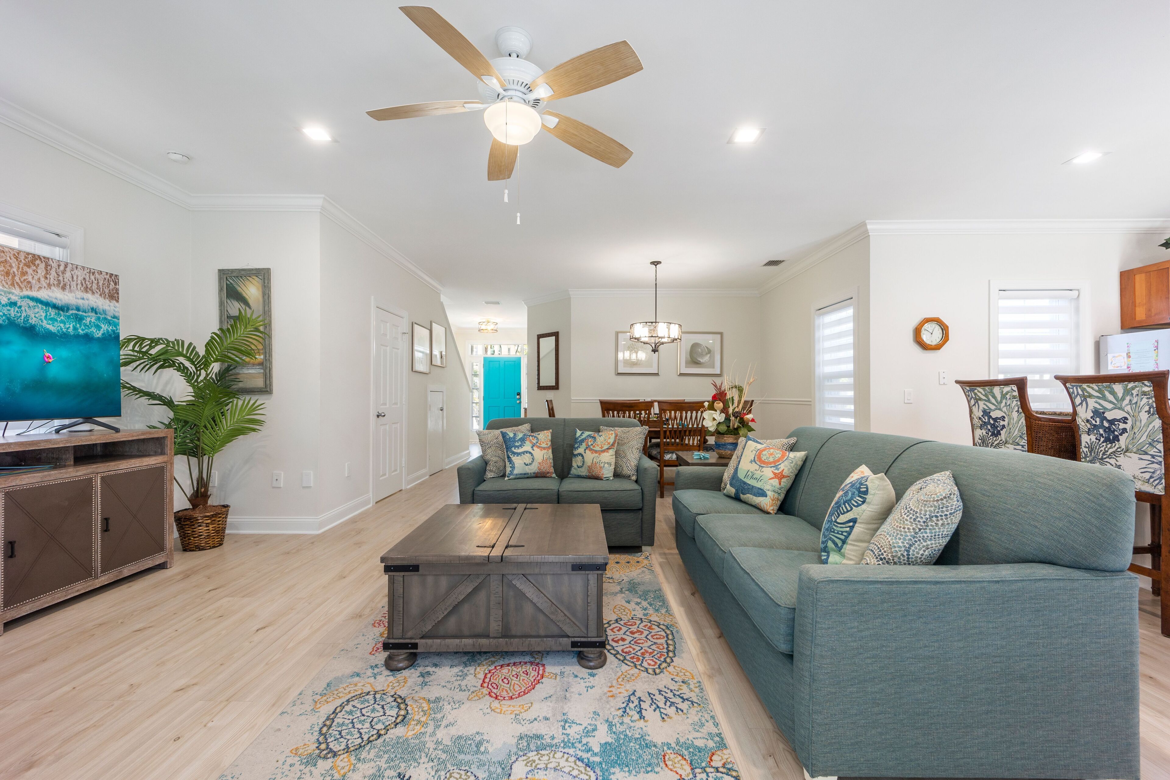 ★Welcoming Family Vacation Gated home★with private pool and Patio