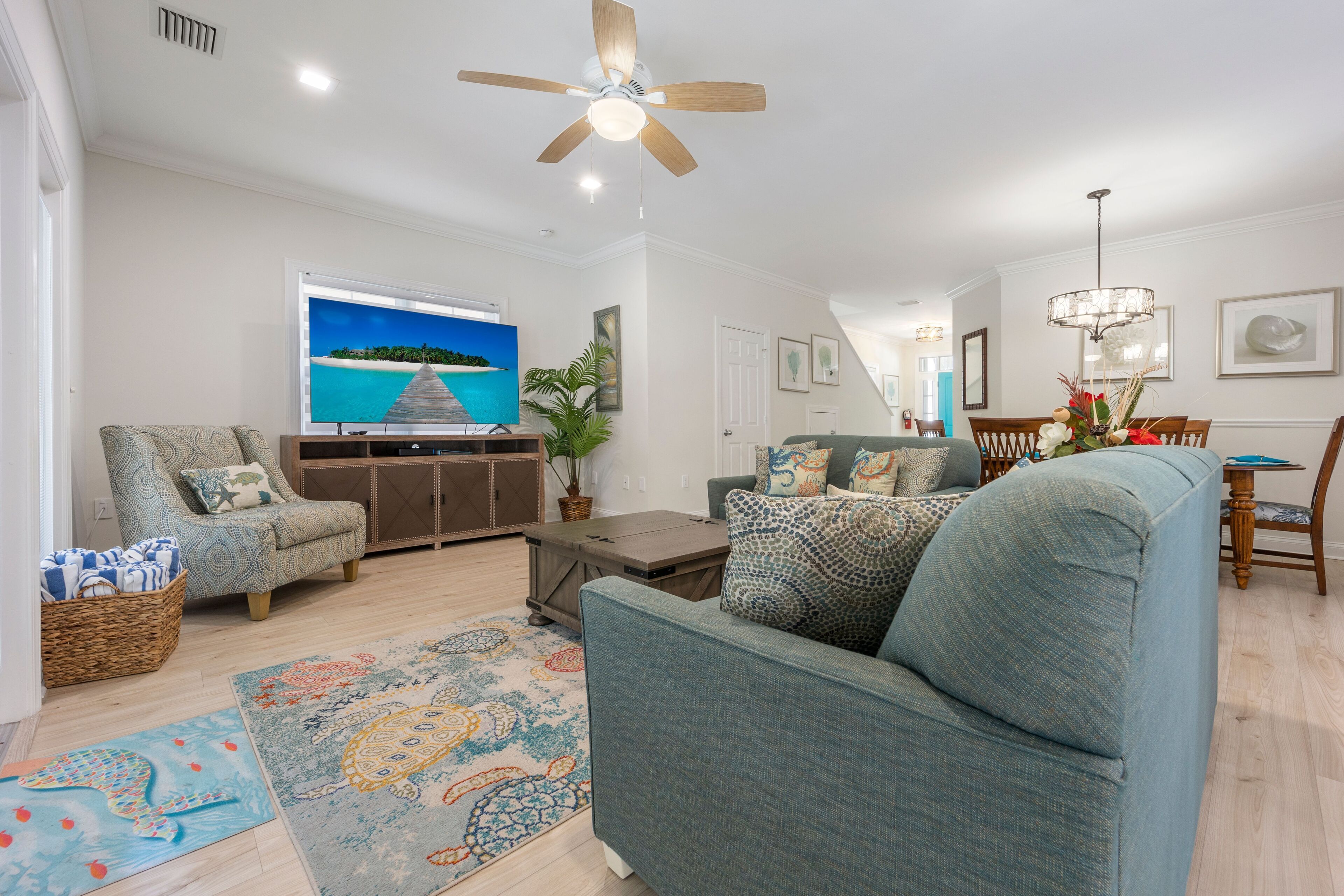 ★Welcoming Family Vacation Gated home★with private pool and Patio