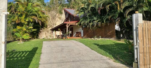 Villa au calme avec jacuzzi, Villa Le Boursoie.