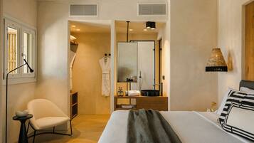 In-room safe, free WiFi
