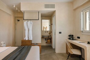 Superior-Doppelzimmer | Badezimmer | Kostenlose Toilettenartikel, Haartrockner, Bademäntel, Hausschuhe