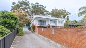 Exterior - Pirralea (Nelson Bay)