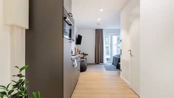 Suite L | Private kitchen | Fridge, stovetop, espresso maker, electric kettle