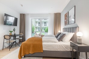 Suíte, terraço (M) | 1 quarto, escrivaninha, Wi-Fi de cortesia, roupa de cama