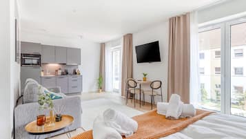 Suite XL with Sofa Bed | 1 bedroom, desk, free WiFi, bed sheets