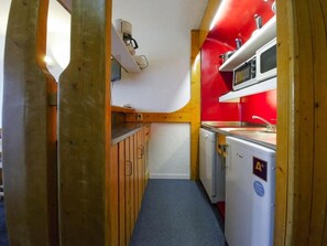 Refrigerador, microondas, horno y lavavajillas 