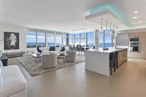 TV - Book A Holiday Stay Today! Luxury Gulf Front Condo! Rooftop Pool! Unit 602! (Destin)
