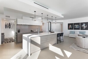 Interior - Book A Holiday Stay Today! Luxury Gulf Front Condo! Rooftop Pool! Unit 602! (Destin)