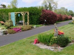 Property grounds - Beautiful home and location Farmhouse Home-stay Suite (Roundwood)