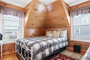 4 slaapkamers, een strijkplank/strijkijzer, gratis wifi, beddengoed