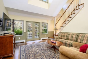 TV, fireplace - Large Chatham Rental w/ 5 Bedrooms w/ 5 Private Bathrooms RPAM007 (Chatham)