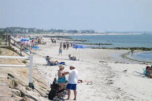 Una playa cerca