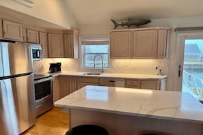Fridge, microwave, oven, stovetop - Boater's Paradise with Beaches Nearby! RPAM010 (South Yarmouth)