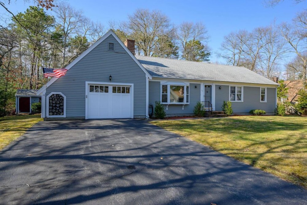 Perfectly Located Osterville Heights Rental