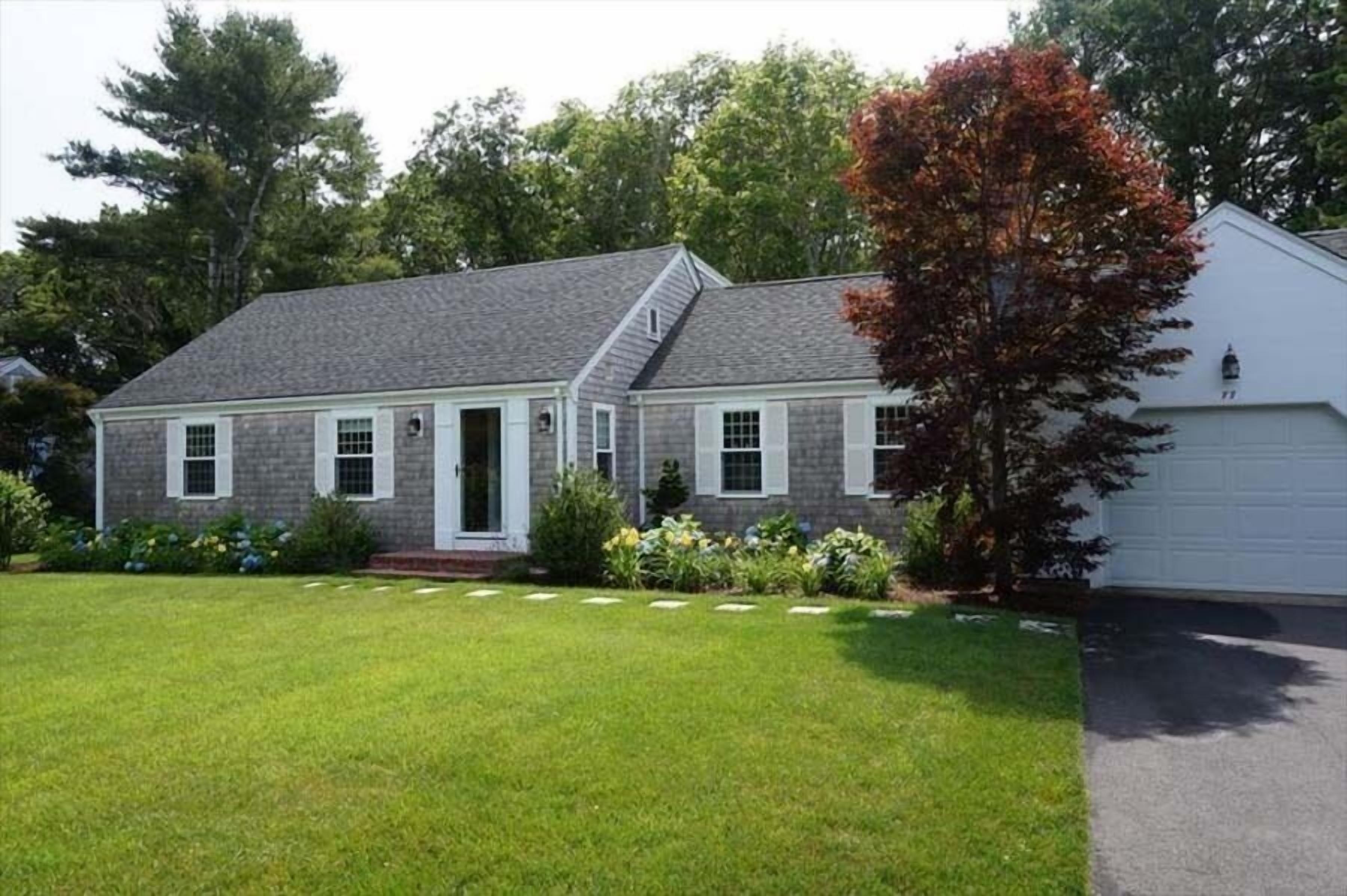 Well-Located in Osterville  Close to beach and village RPMS042