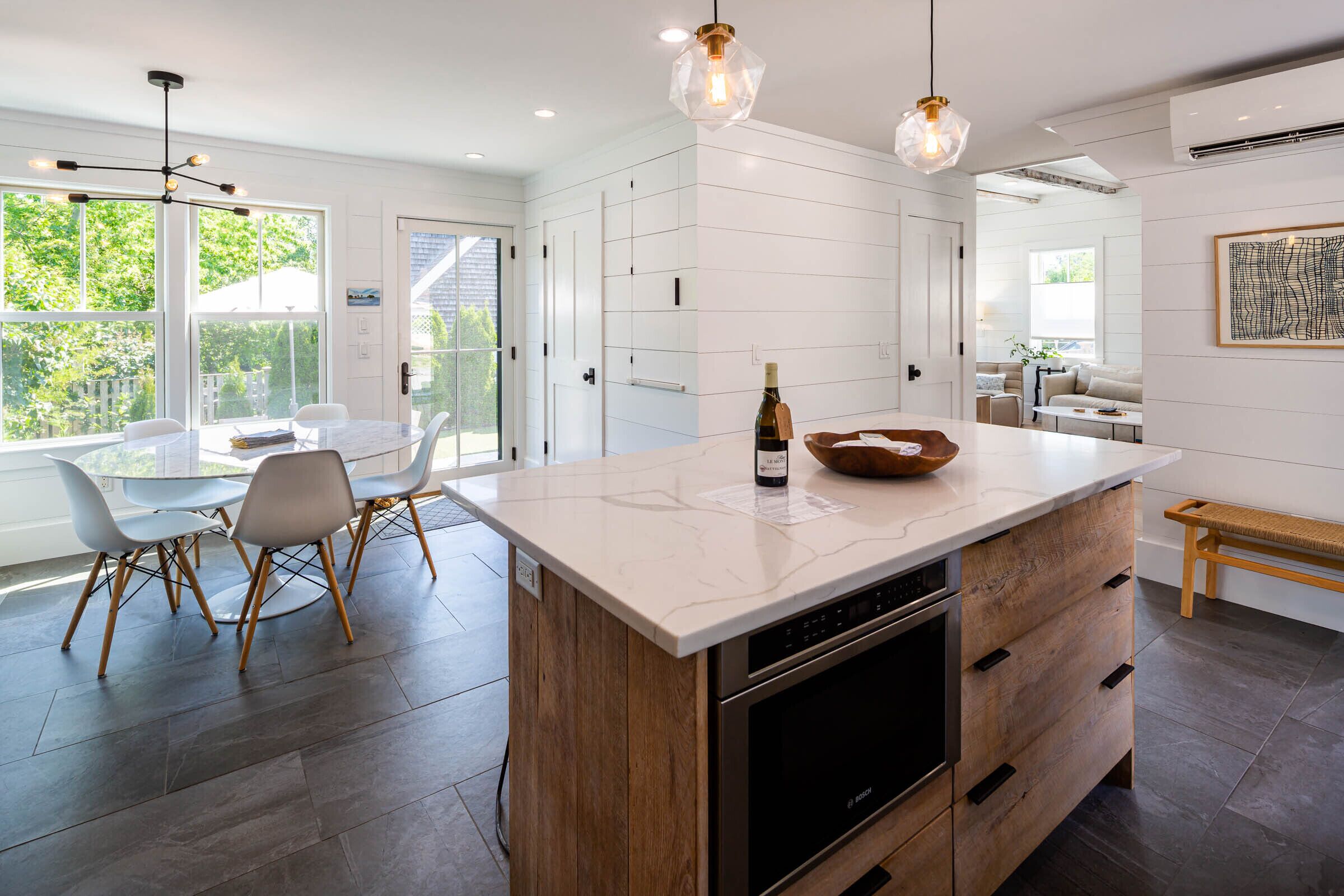 Exquisite 3 bedroom home in a great location!