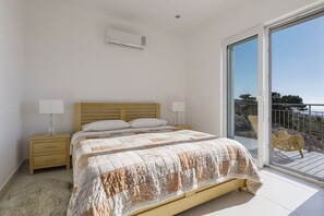 3 chambres, coffre-fort, fer et planche à repasser, lit de bébé portatif