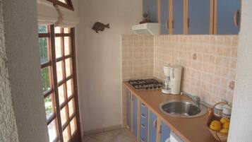 Apartment (Apartments Paloc - Bungalow with Gard) | Private kitchen | Fridge