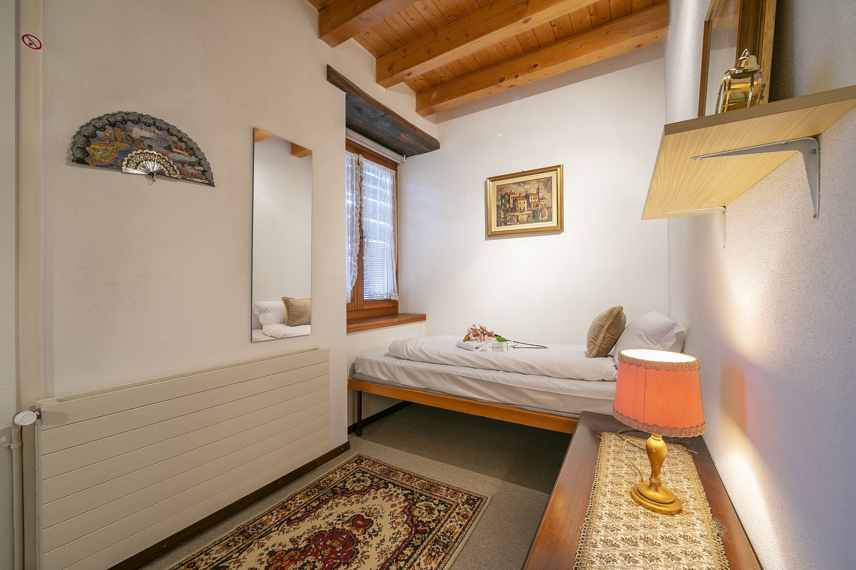 2 bedrooms, laptop workspace, iron/ironing board, free WiFi