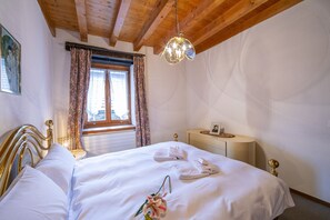 Family Townhome, Multiple Bedrooms, Mountainside (Ca' Pinina) | 2 bedrooms, laptop workspace, iron/ironing board, free WiFi - Ca' Pinina (Lugano)