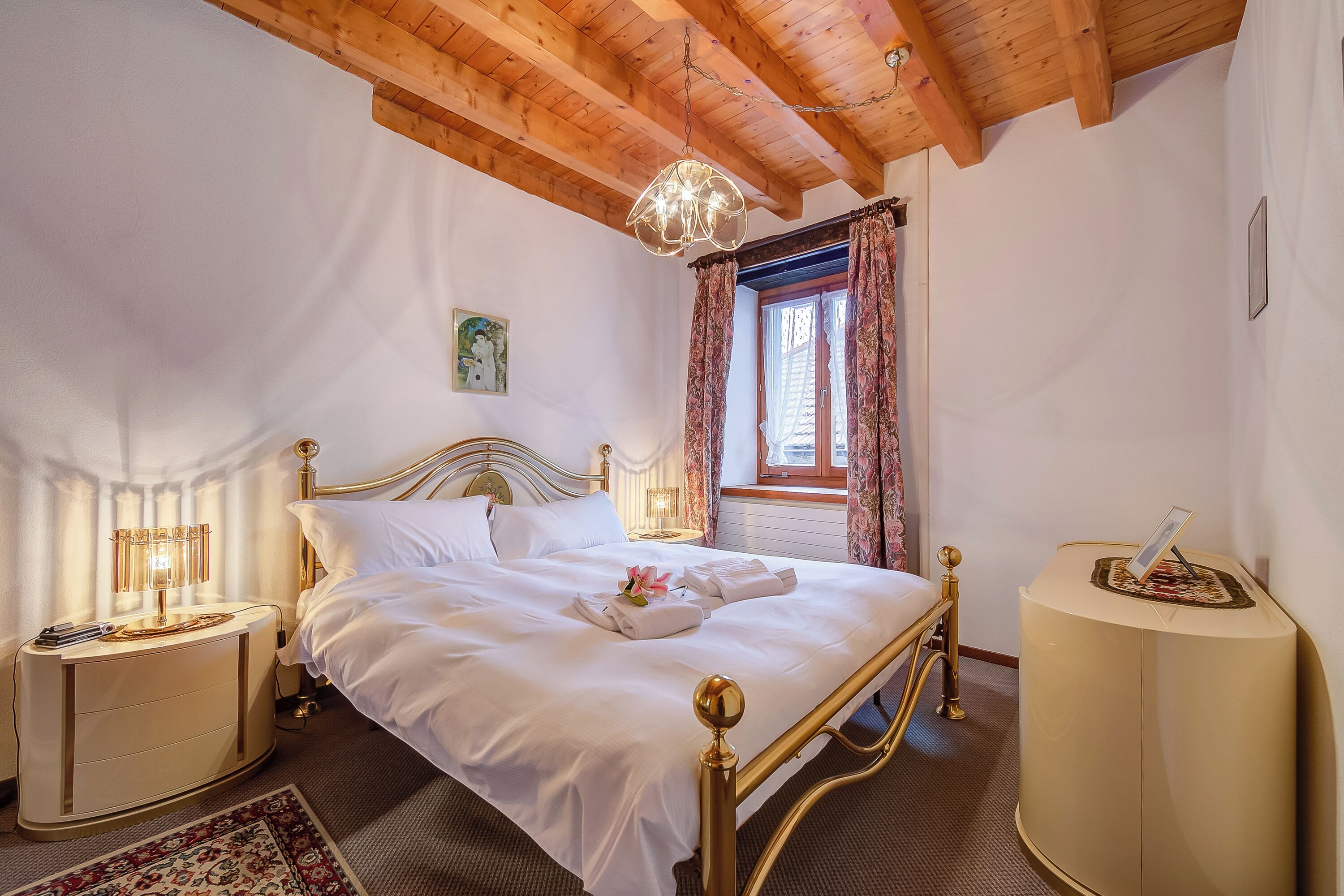 2 bedrooms, laptop workspace, iron/ironing board, free WiFi