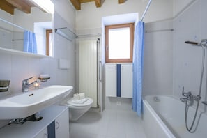 Family Townhome, Multiple Bedrooms, Mountainside (Ca' Pinina) | Bathroom | Combined shower/bathtub, hair dryer, towels, soap - Ca' Pinina (Lugano)