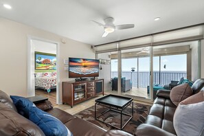 2 bedrooms, iron/ironing board, free internet, wheelchair access