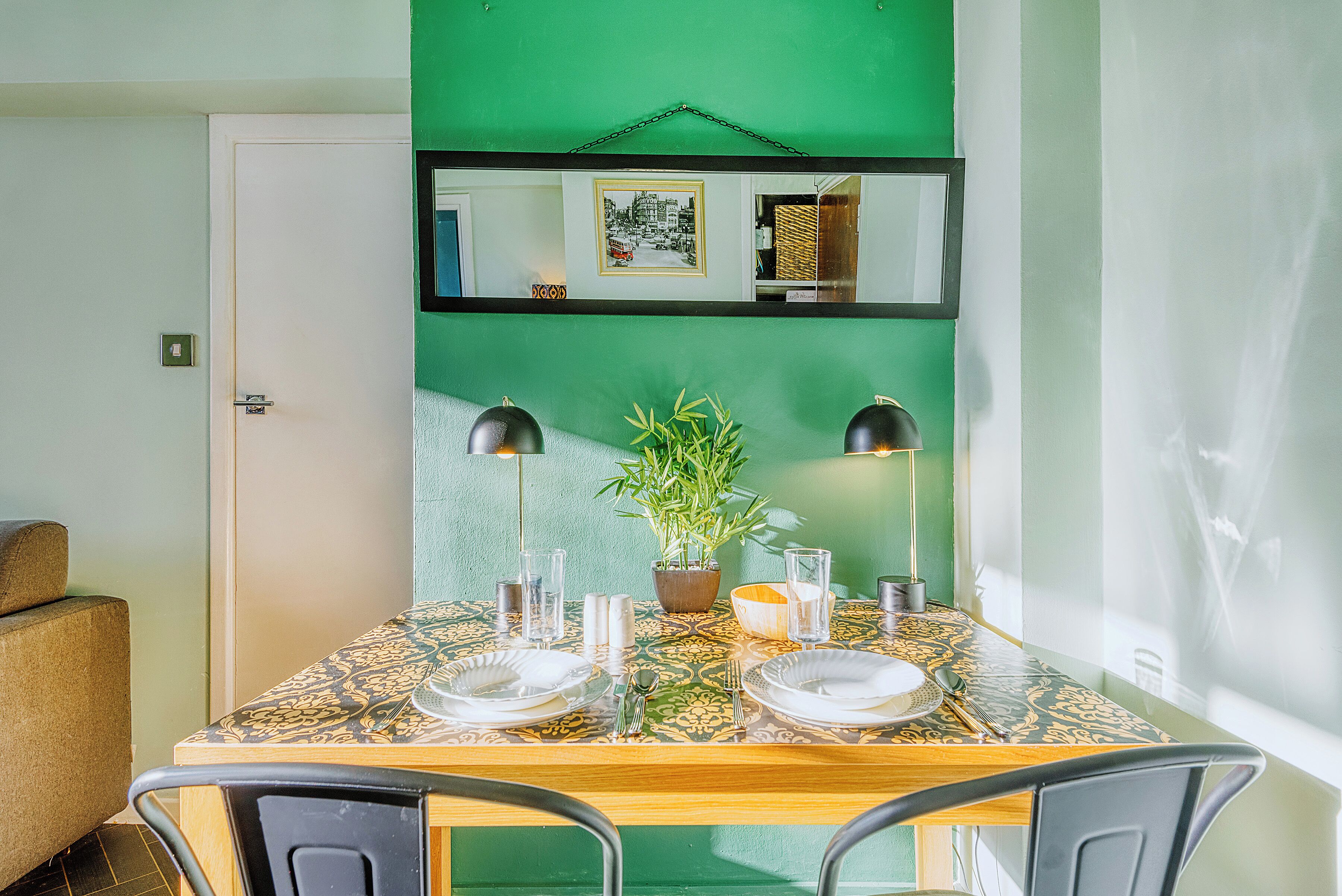 Apartment (1 Bedroom) | In-room dining