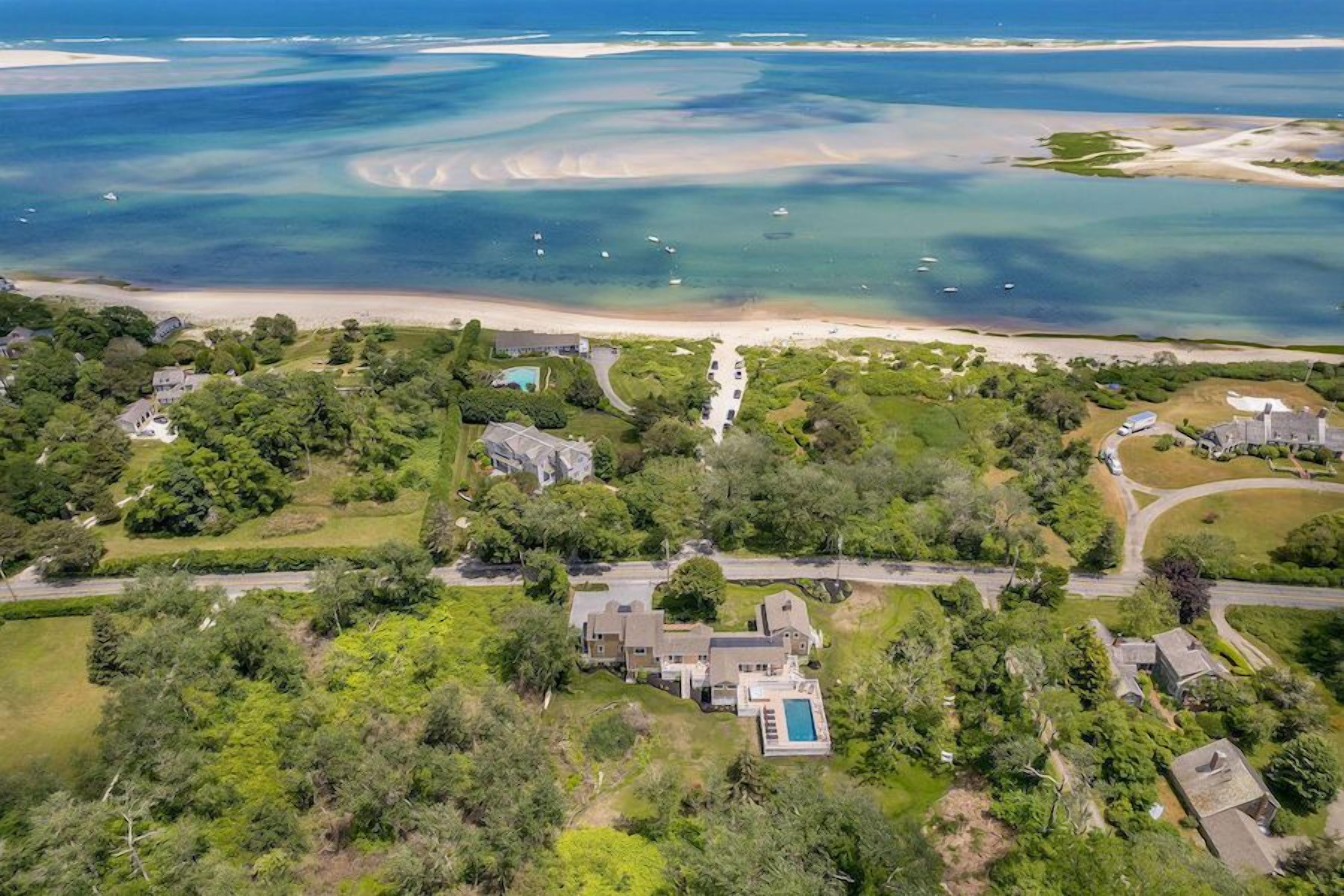 Stunning Chatham Luxury Property With Pool, Spa and Beach Access RPAM026
