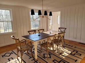 Dining - Northside Off of Historic 6A      Lovely pet friendly rental home RPMS069 (Barnstable)