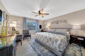 3 bedrooms, desk, iron/ironing board, travel cot - Exceptional Pool Home in Vero Beach (Vero Beach)
