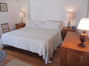 7 bedrooms, iron/ironing board, free WiFi, bed sheets
