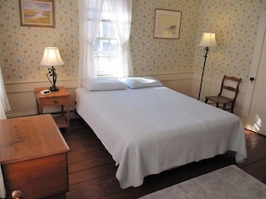 7 bedrooms, iron/ironing board, free WiFi, bed sheets
